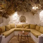 Feriehus Beautiful Cave-level Stable Converted House Mijas