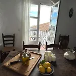 Feriehus Beautiful Cave-level Stable Converted House Mijas