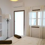 Feriehus Beautiful Cave-level Stable Converted House *